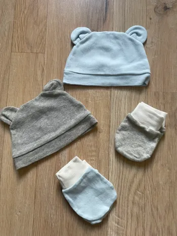Lot 2 bonnets et moufles naissance