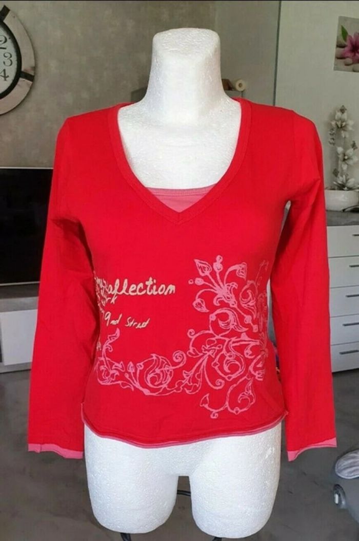 Beau T-shirt rouge marque Kalais taille 38/40. - photo numéro 6