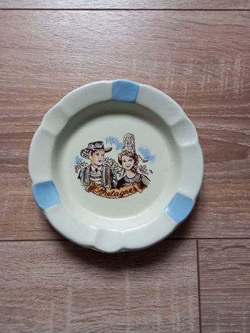 Cendrier en biscuit Bretagne "Folklores des Provinces" SET