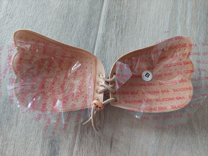 Soutien-gorge pour dos nu - photo numéro 2