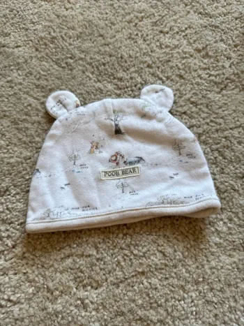 Bonnet Winnie l’ourson pour bébé avec oreilles