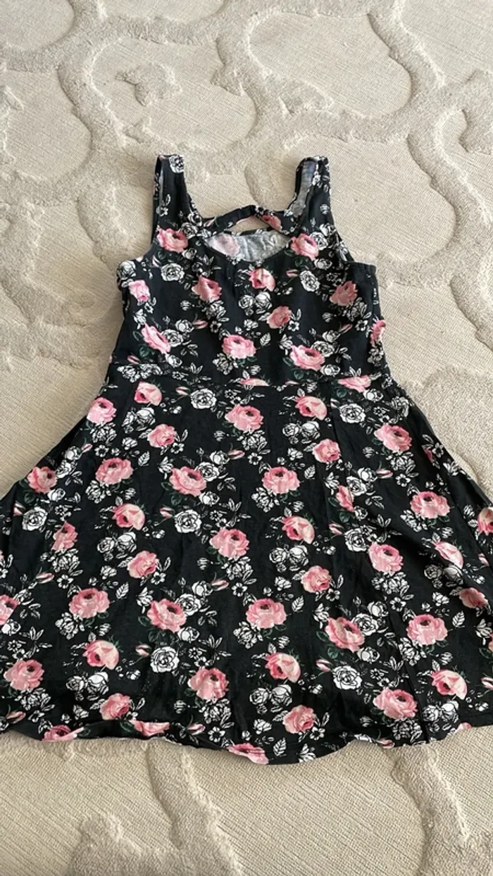 Robe fleurie sans manches – LH – Taille 10A / 140 cm - photo numéro 3