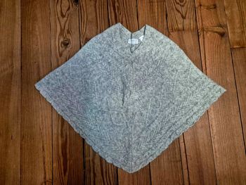 Poncho en laine gris mango