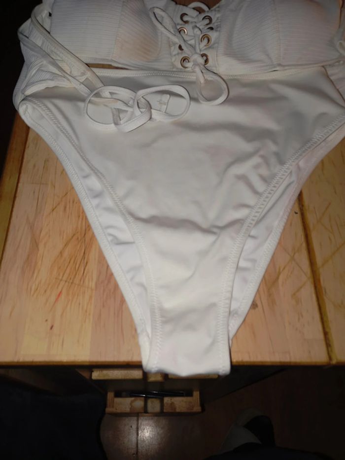 Maillot blanc comme neuf - photo numéro 5
