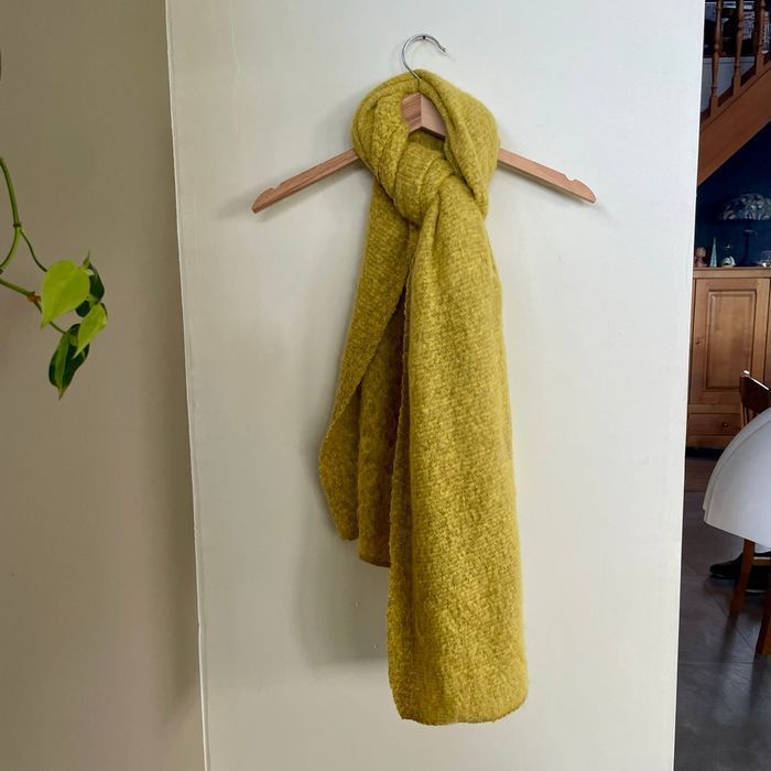 Écharpe moutarde texturée en maille bouclette Only Taille unique Chaude et douce V067