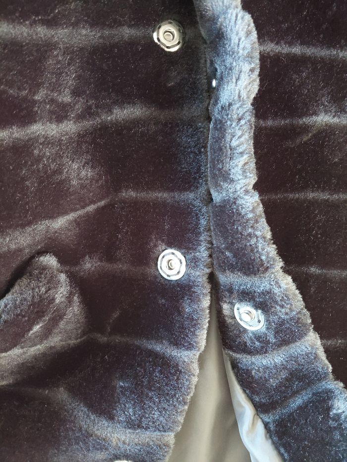 Manteau en fausse fourrure - photo numéro 5