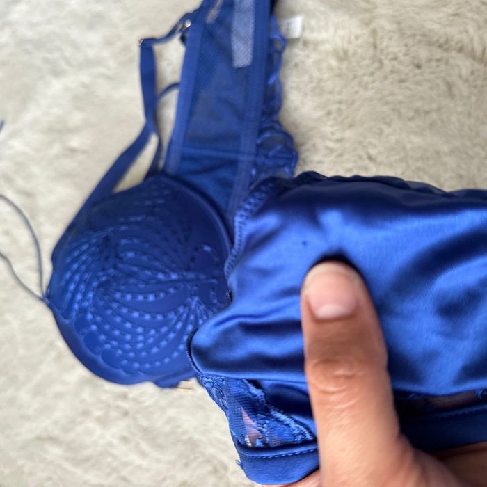 👙Soutien gorge rembourré + bas offert- 95D - neuf sans étiquette bleu roi- Gemo - photo numéro 5