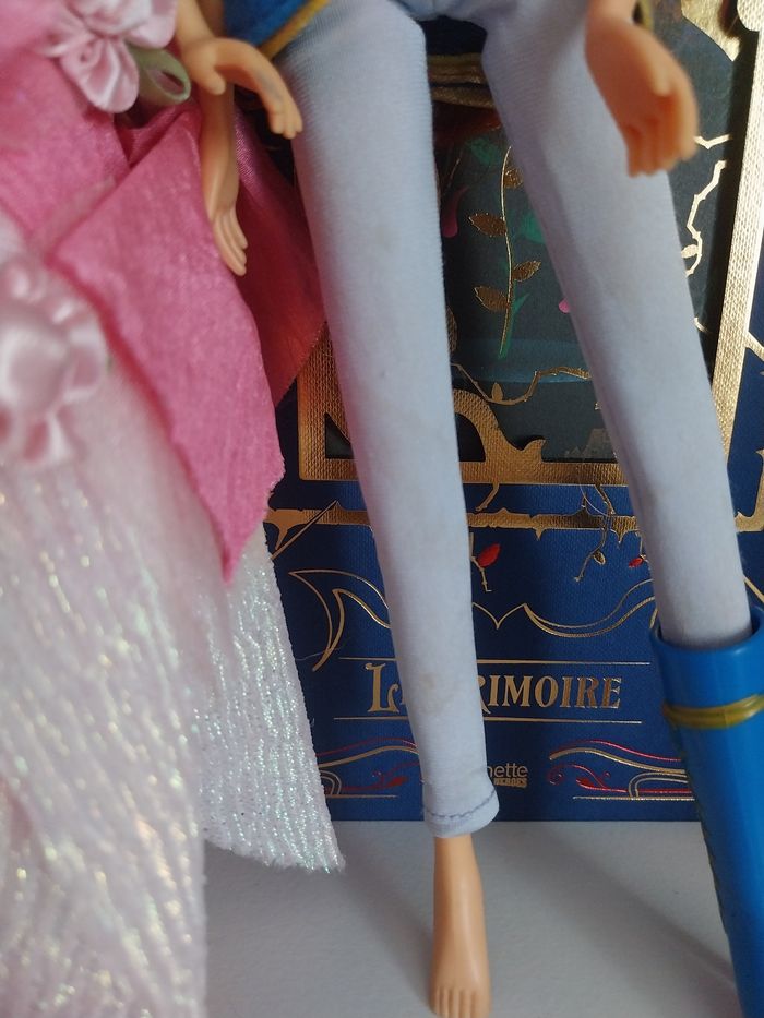 3 poupées Winx Bloom et Flora Bal des Princesses Princesse Glamour L'Aventure Magique Smoby - photo numéro 2