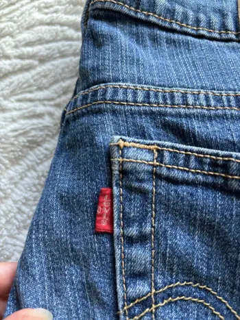 Jean Levi’s 550 Relaxed Bootcut femme bleu 2000s y2k Rare Collector taille 38/40 M/L us taille basse - photo numéro 3