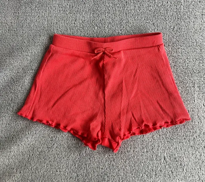 Short rouge