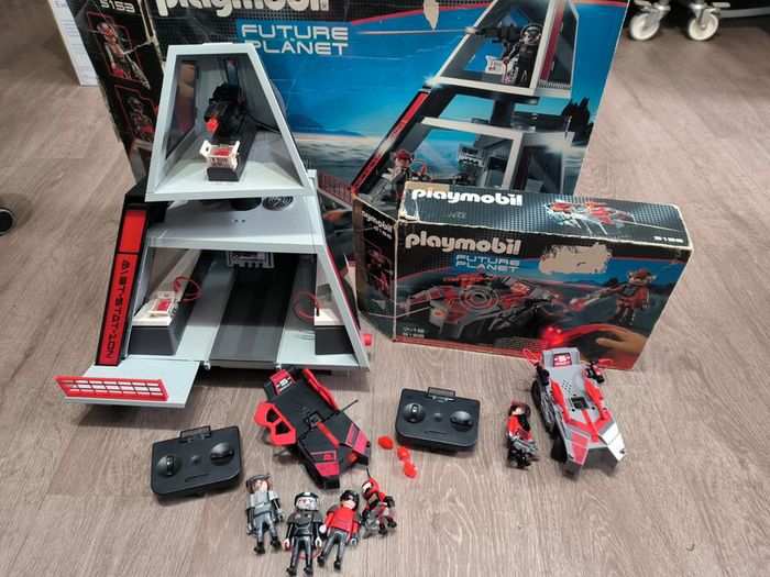 Playmobil futur planet 5153 et 5156