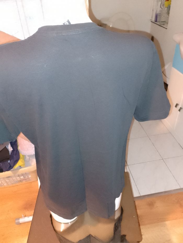 tee shirt noir a motif tm - photo numéro 2