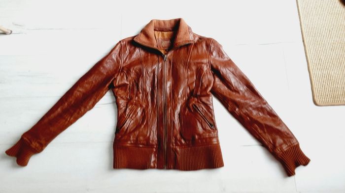 Vêtement femme veste blouson en cuir marron Le temps des Cerises taille S