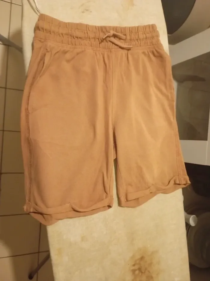 Short garçon état neuf