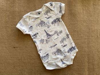 Bodie manches courtes motif Paris 12 mois Petit Bateau