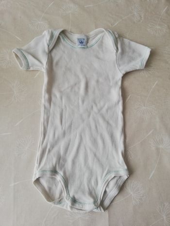 Bodies écru manches courtes 18 mois Petit Bateau