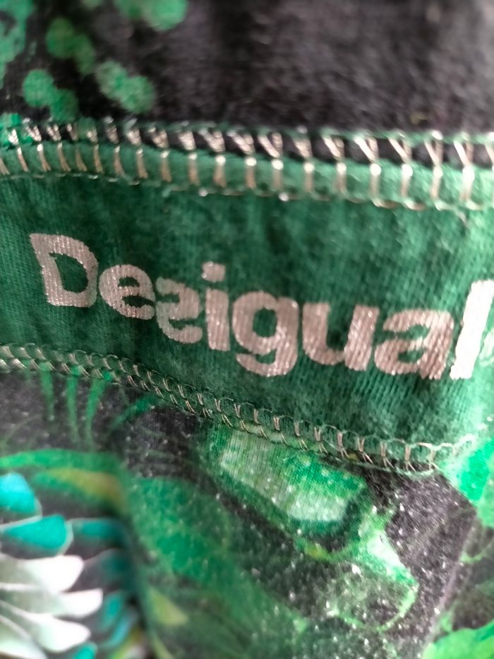 Ravissante robe Desigual 4 ans - photo numéro 2