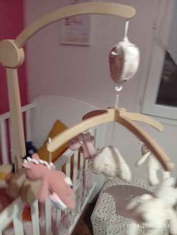 Mobile musicale en bois