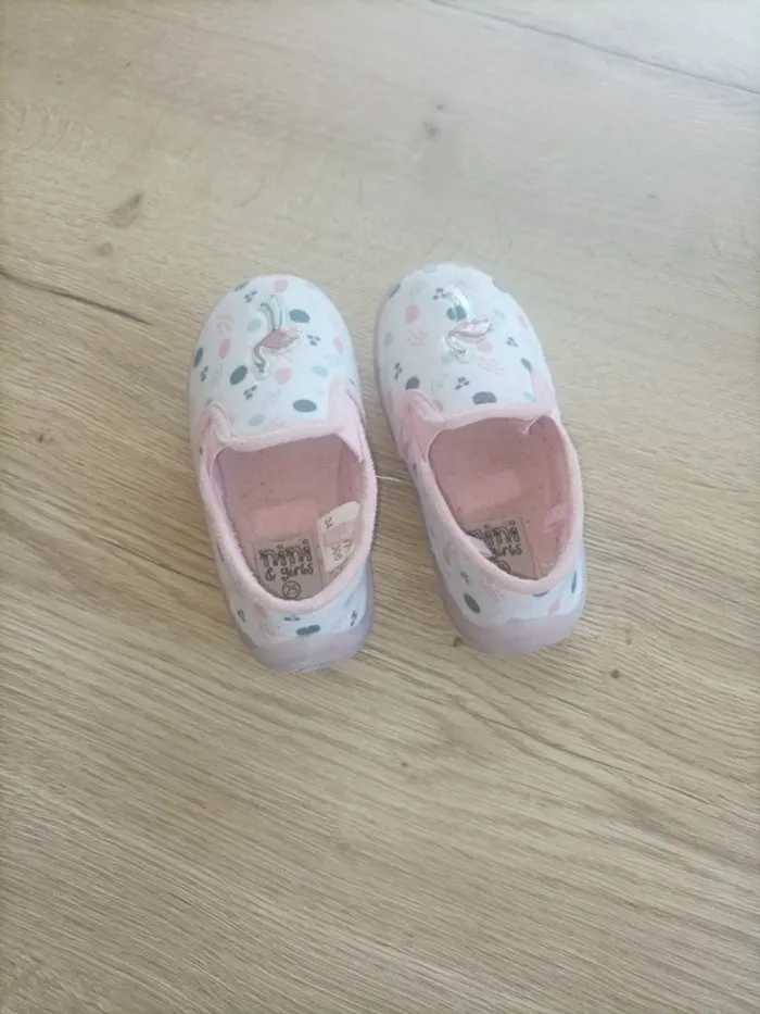 Chaussons 25 - photo numéro 2