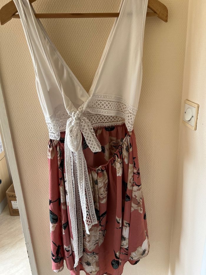 Robe dos nu - photo numéro 2