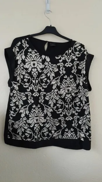 Blouse noire et argentée - Your sixth sense - taille 46