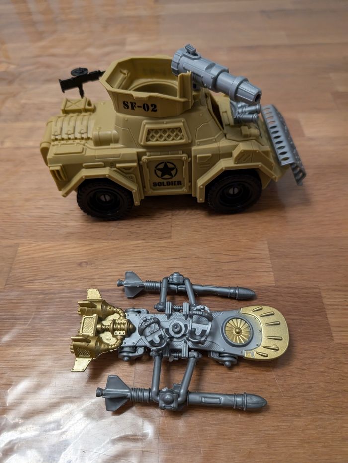 Lot militaire figurines 10 cm et véhicules - photo numéro 4