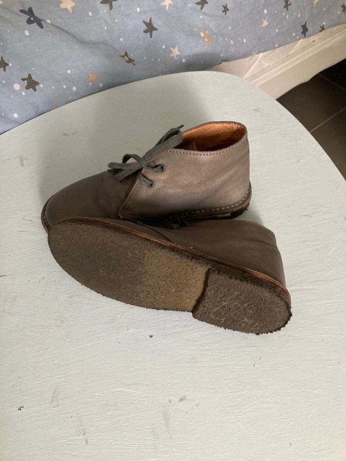 Chaussures grises - photo numéro 3