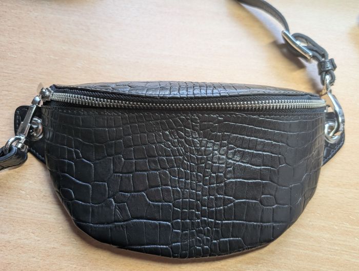 Sac Banane en Cuir Noir Effet Croco Gusti Leder studio Rosamonde NEUF - photo numéro 3