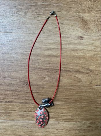 Collier cuillère rouge