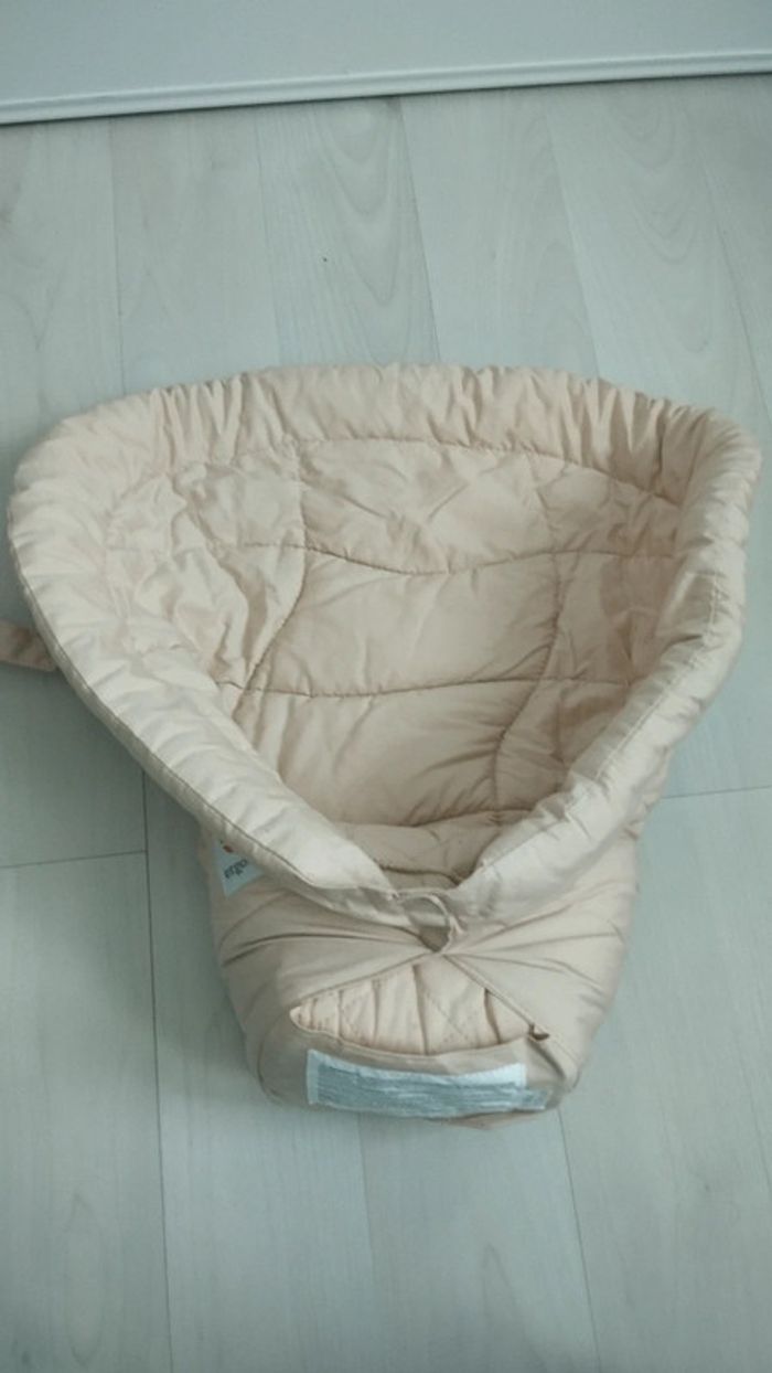 Porte bébé ergo baby + insert bébé - photo numéro 15