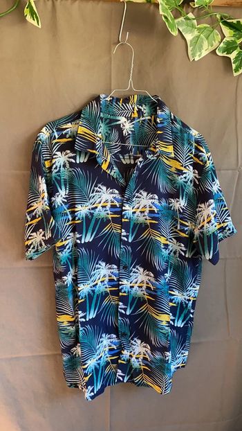 Très belle chemise hawaïenne