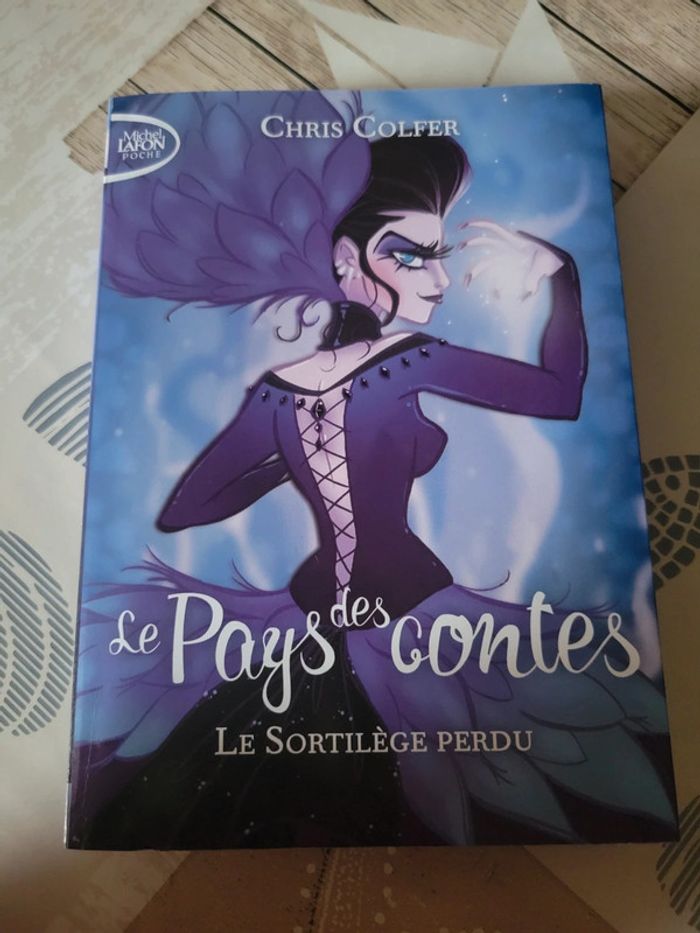 Livre Le pays des contes