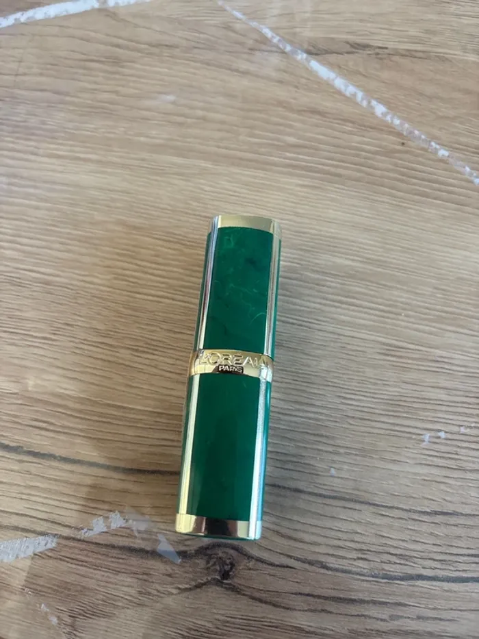 Rouge à lèvres marron L’Oréal Paris n°185 - photo numéro 5