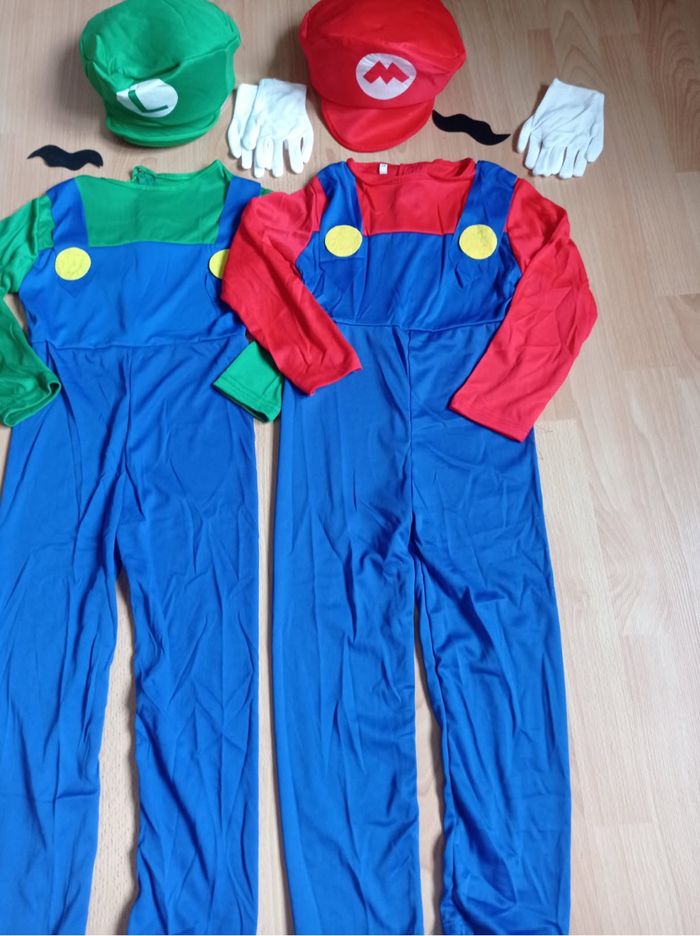 Lot déguisement Mario + luigi et accessoires 6ans - photo numéro 5