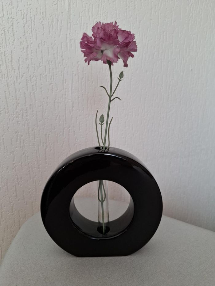 Joli vase soliflore rond céramique noire design très bon état