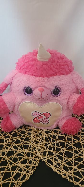 Peluche licorne aux yeux scintillants Zuru Rainbocorns