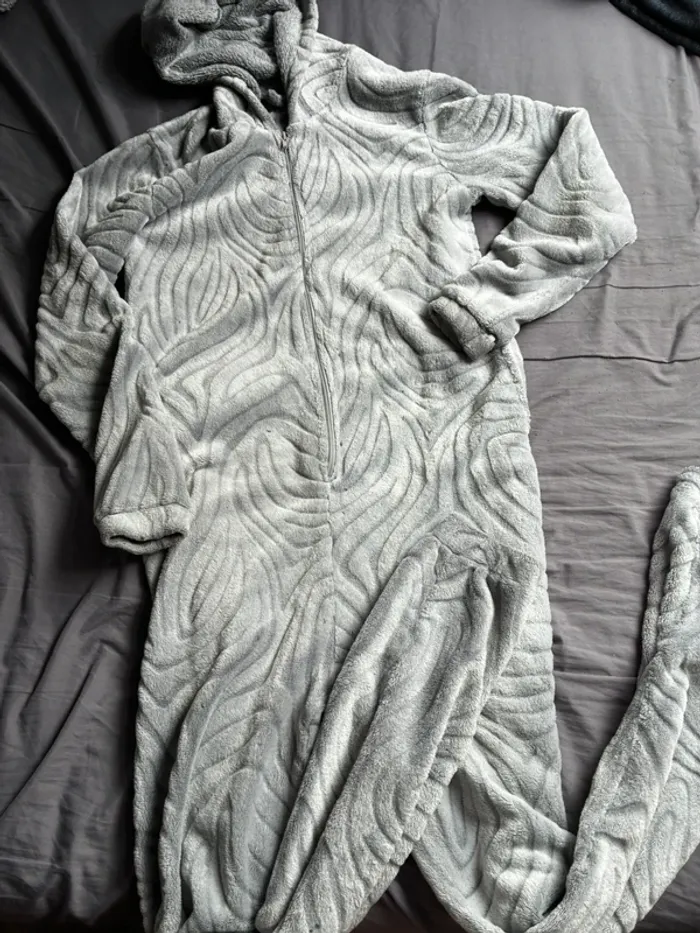 Pyjama une pièce - photo numéro 2