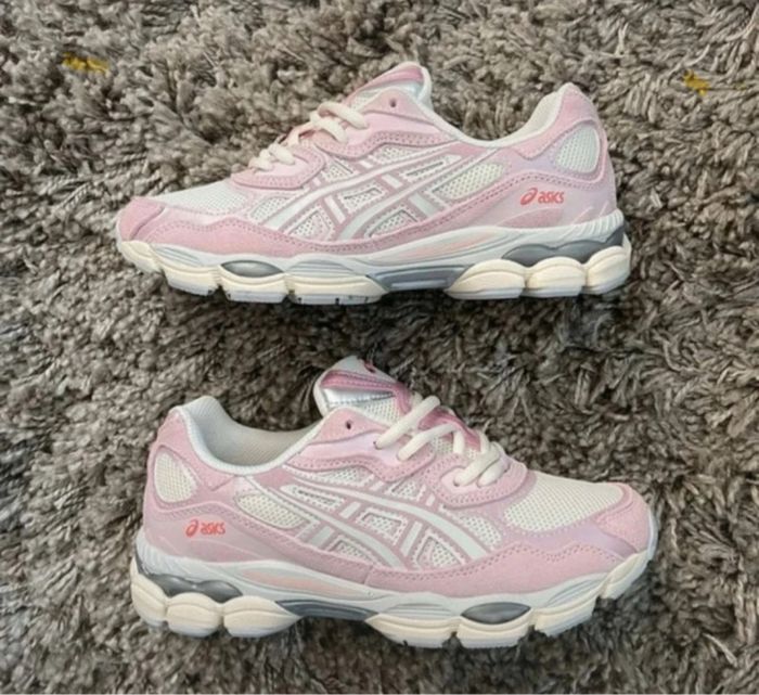 Chaussure Asics gel nyc rose