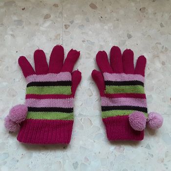 Gants avec pompons 6/8 ans