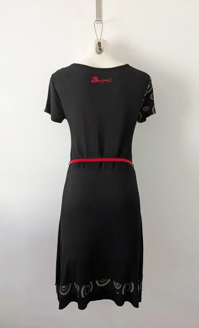 Robe d'été manches courtes - Desigual - taille 36 - photo numéro 3