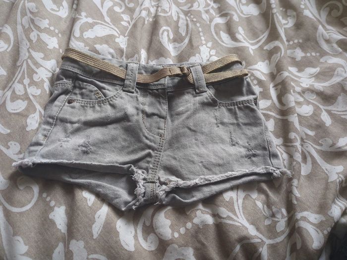 Petit jean gris short court ananas 2 ans ceinture dorée