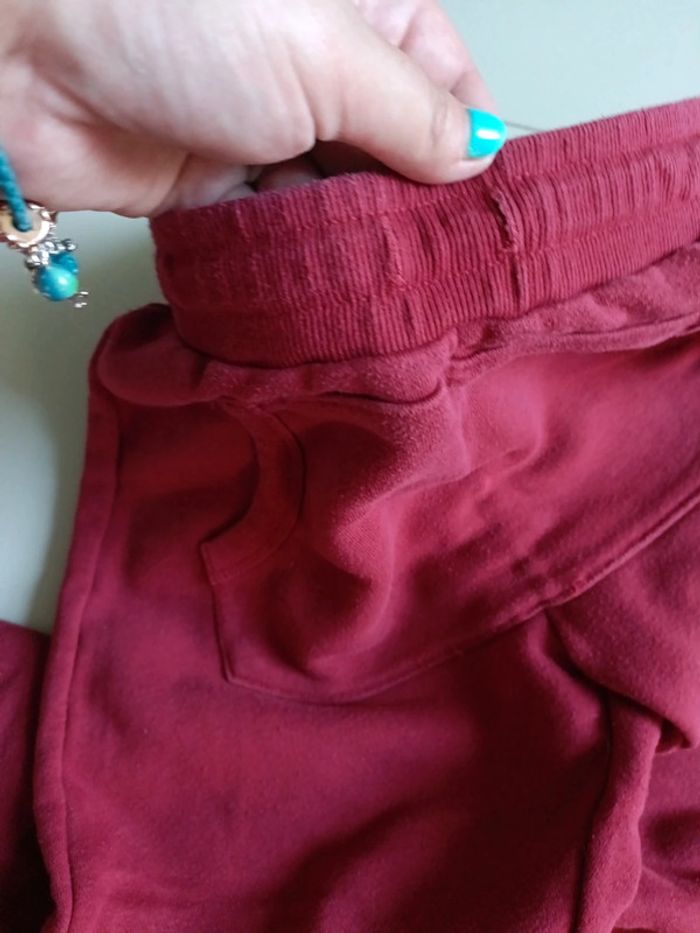 Jogging Bordeau rouge Kiabi taille 10 ans - photo numéro 4