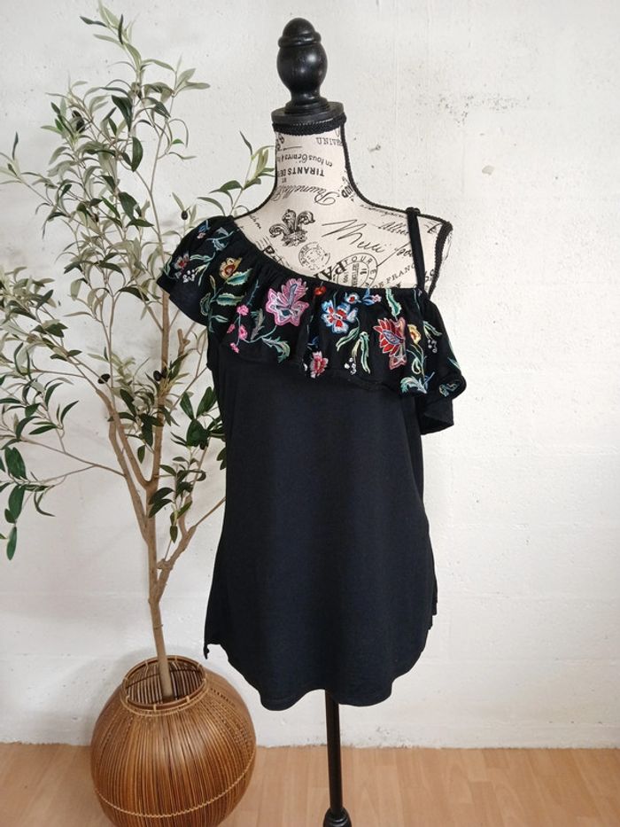 🌸 Blouse asymétrique une épaule dégagée – Jessica C&A – Taille M – Très bon état