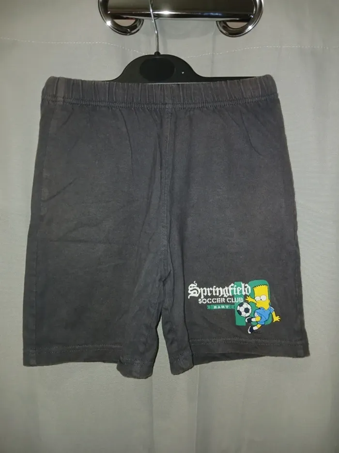 🩶 Short Simpson taille 6 ans.
