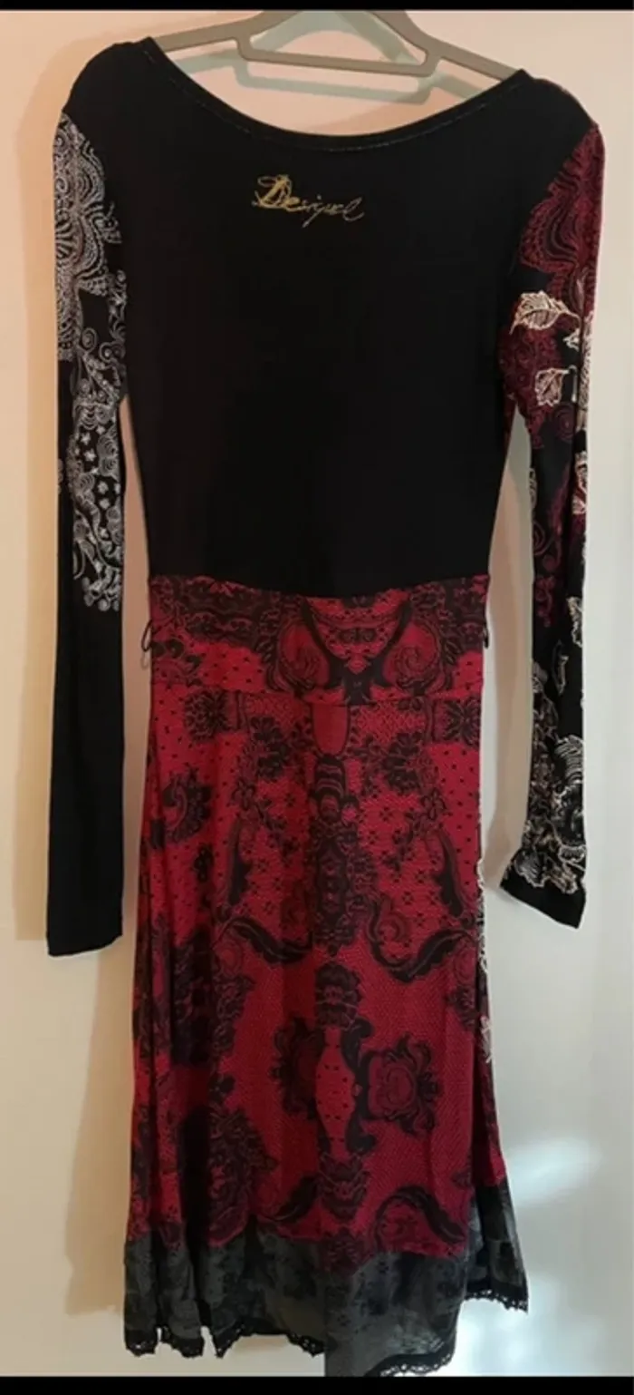 Robe Desigual originale noire et rouge - Taille XS