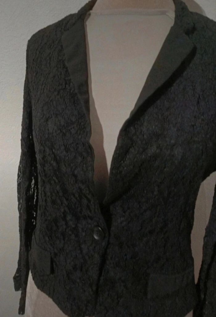 Superbe blazer tout en dentelle - photo numéro 4