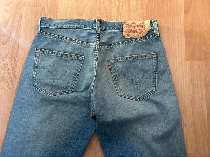 Véritable Jean Lévi’s 501 bleu clair 33/34 homme TBE - photo numéro 4