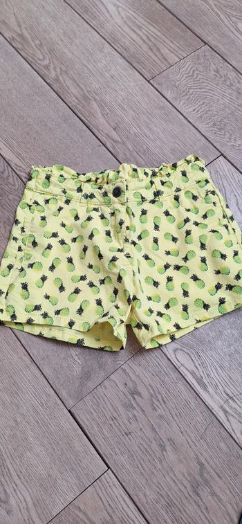 Short motifs ananas.