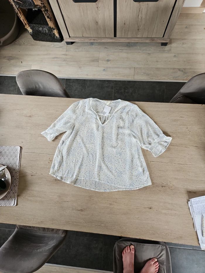 Blouse blanche transparente avec dessin, manches courtes, H&M, 42, neuve avec étiquette