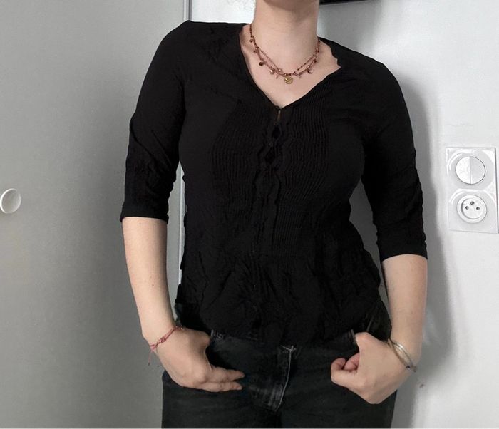 Haut noir froncé à manches 3/4 – Taille S